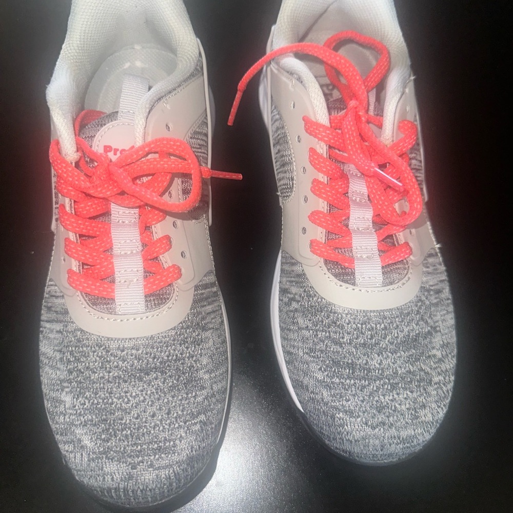Propet Athletic Shoes Gray and Pink Lightweight Design